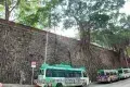 堅尼地城行路上山頂